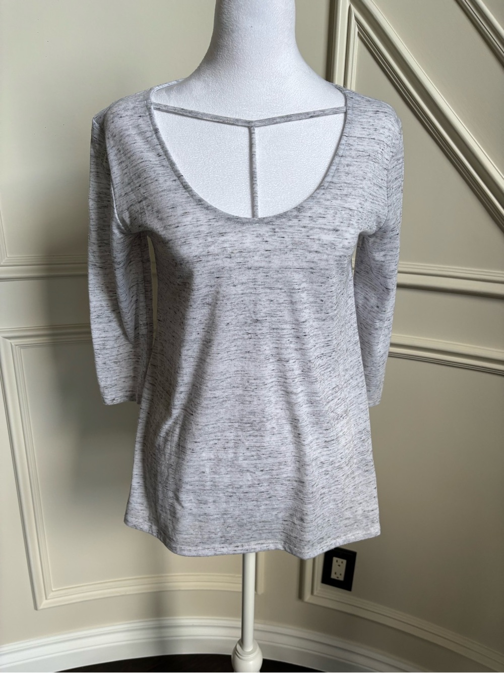 SO Light Gray Scoop Neck 3/4 Sleeve Top with T-Front Strap